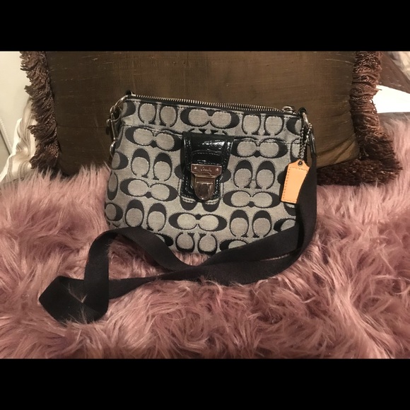 Coach purse - Picture 3 of 7